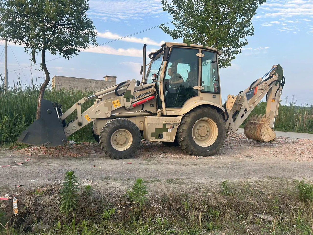 LIUGONG 766A - Retroexcavadora: foto 1 LIUGONG 766A - Retroexcavadora: foto 1