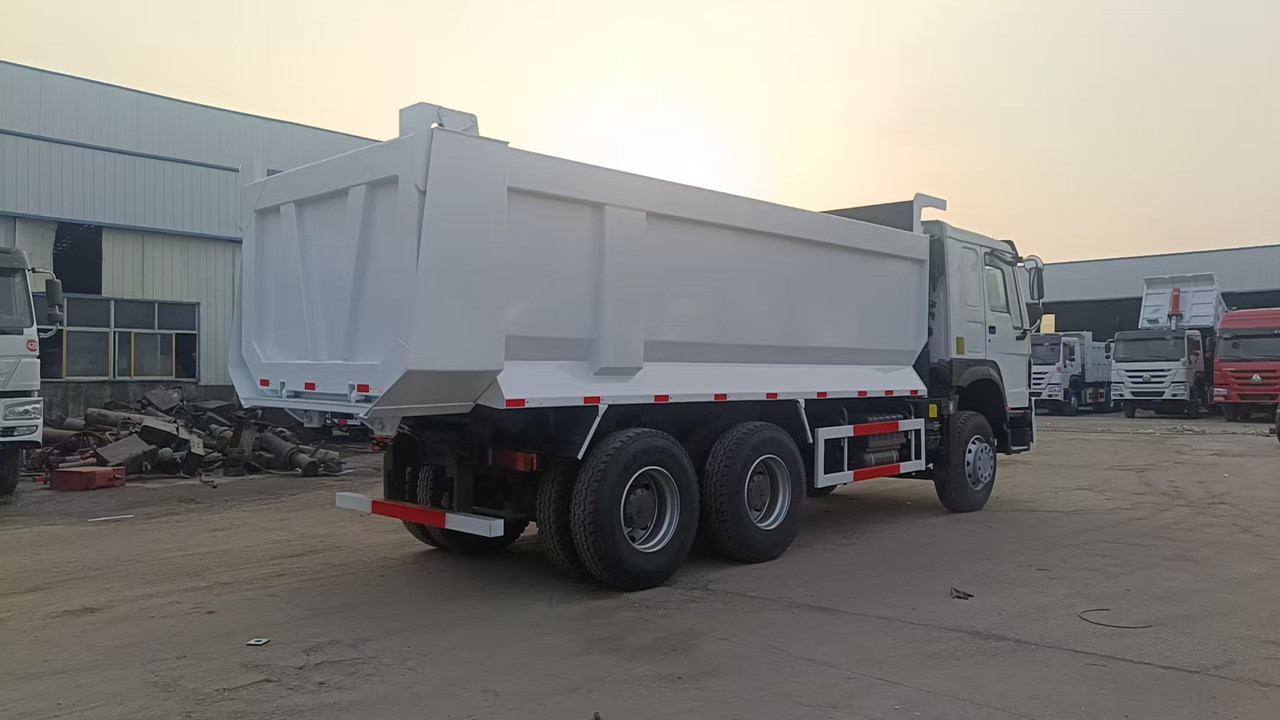 Camión volquete Sinotruk HOWO 371 6*4 Dump truck: foto 9