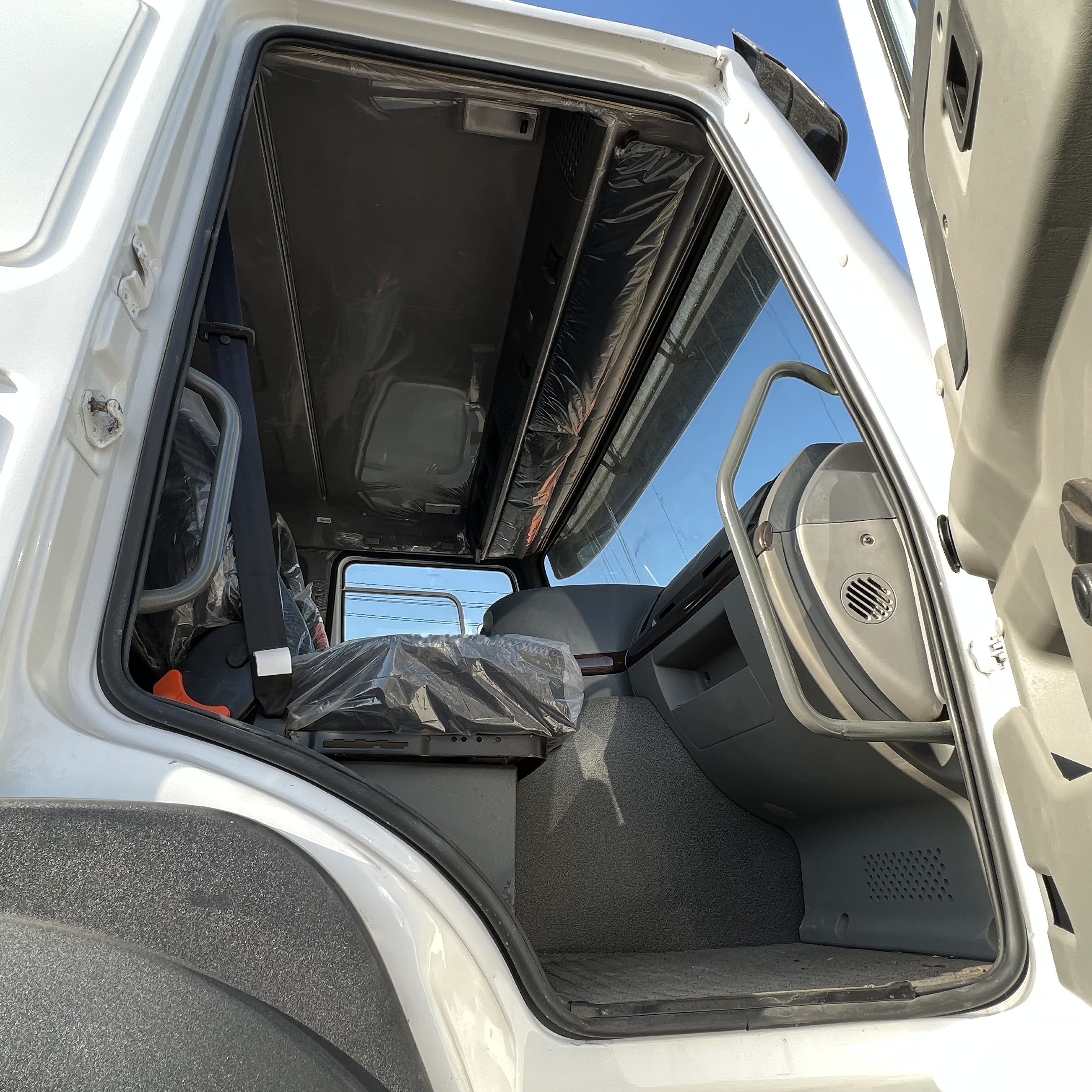 Sinotruk HOWO 371 6*4 Fence Truck - Camión caja abierta: foto 3 Sinotruk HOWO 371 6*4 Fence Truck - Camión caja abierta: foto 3