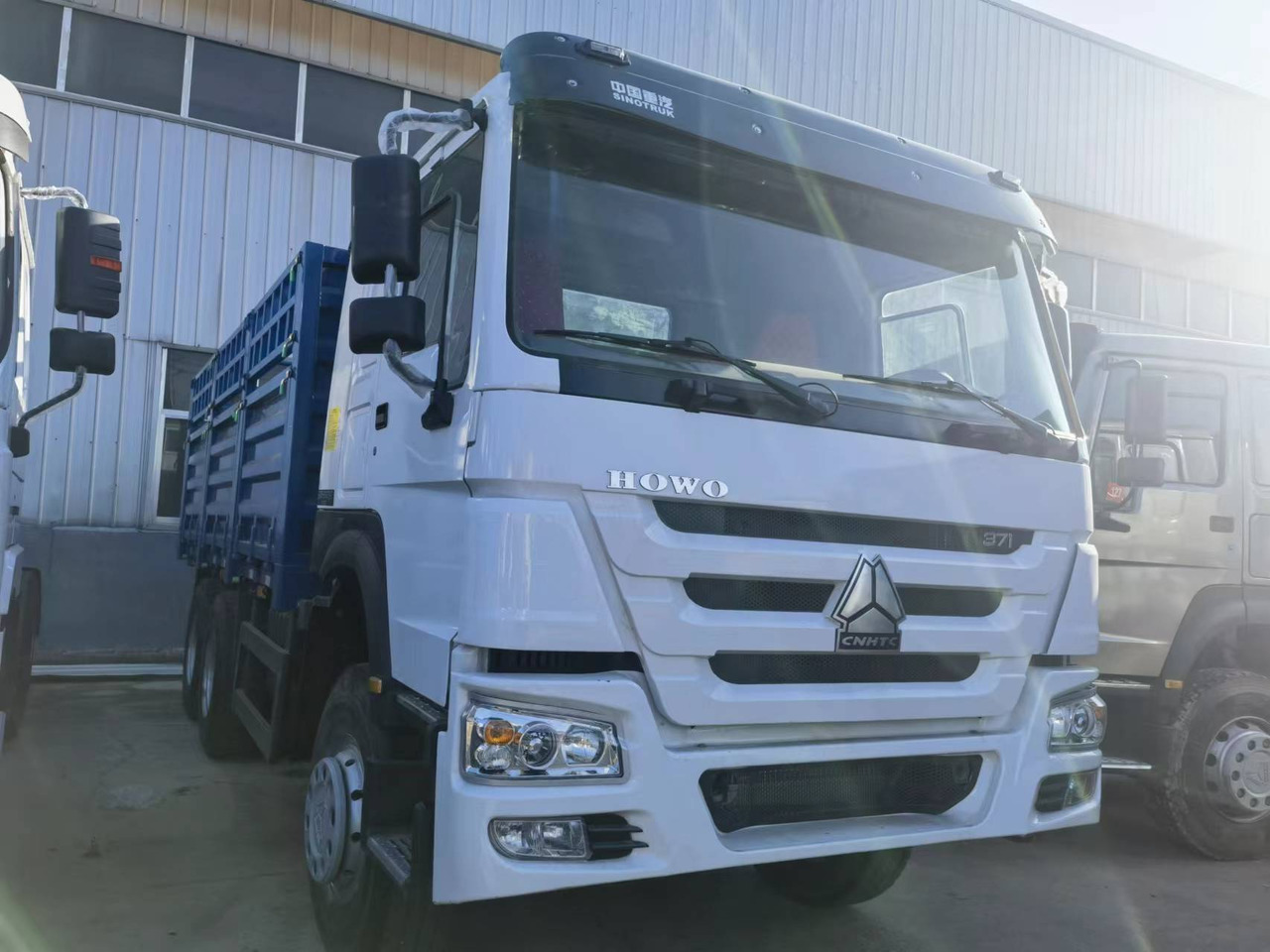 Sinotruk HOWO 371 6*4 Fence truck - Camión caja abierta: foto 1 Sinotruk HOWO 371 6*4 Fence truck - Camión caja abierta: foto 1