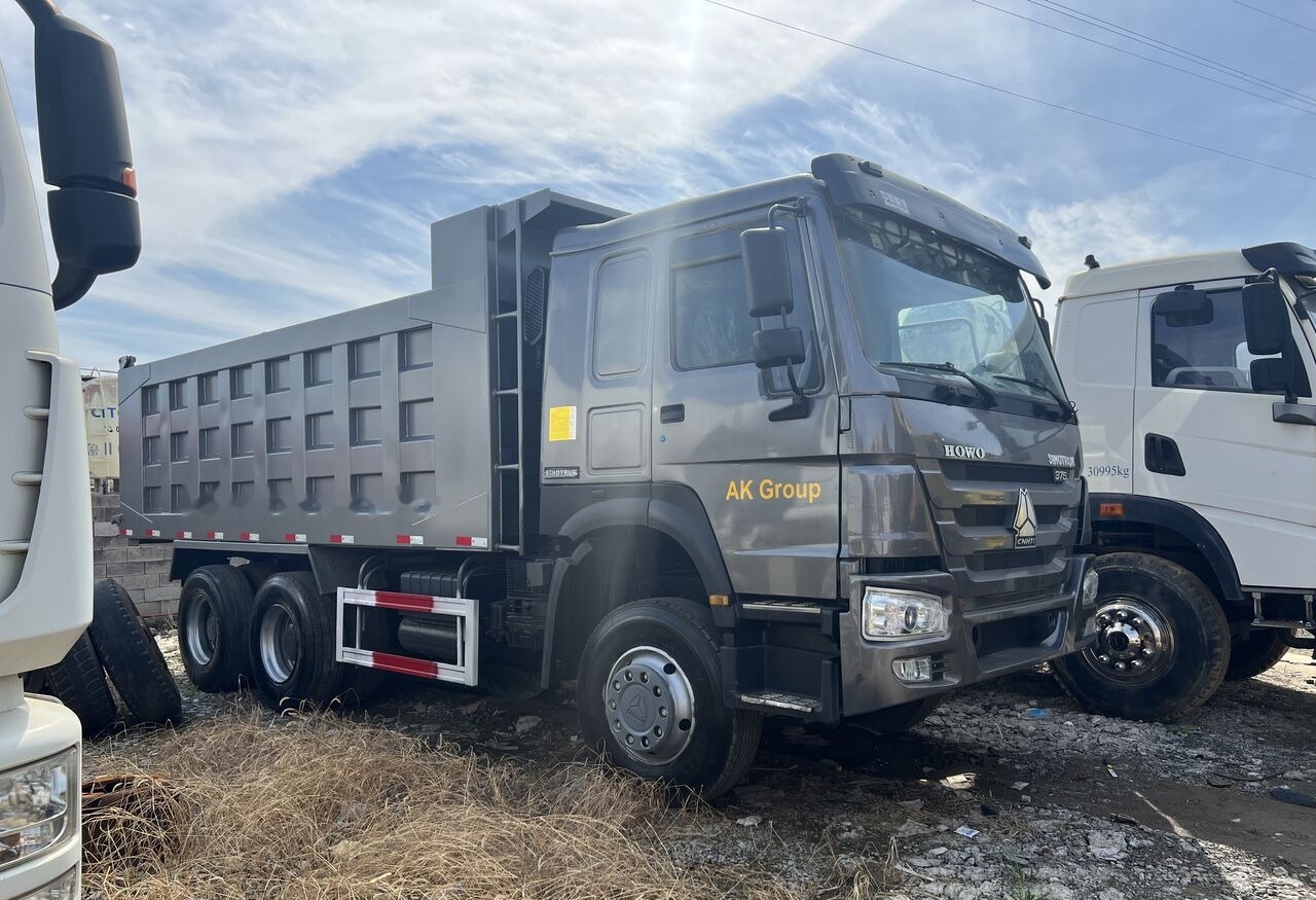 Sinotruk HOWO 375 6*4 Dump truck - Camión volquete: foto 1 Sinotruk HOWO 375 6*4 Dump truck - Camión volquete: foto 1
