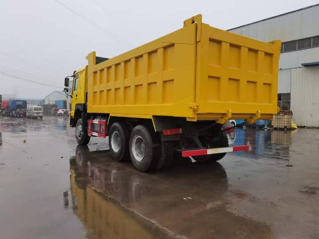 Sinotruk HOWO 6*4 Dump truck - Camión volquete: foto 4 Sinotruk HOWO 6*4 Dump truck - Camión volquete: foto 4