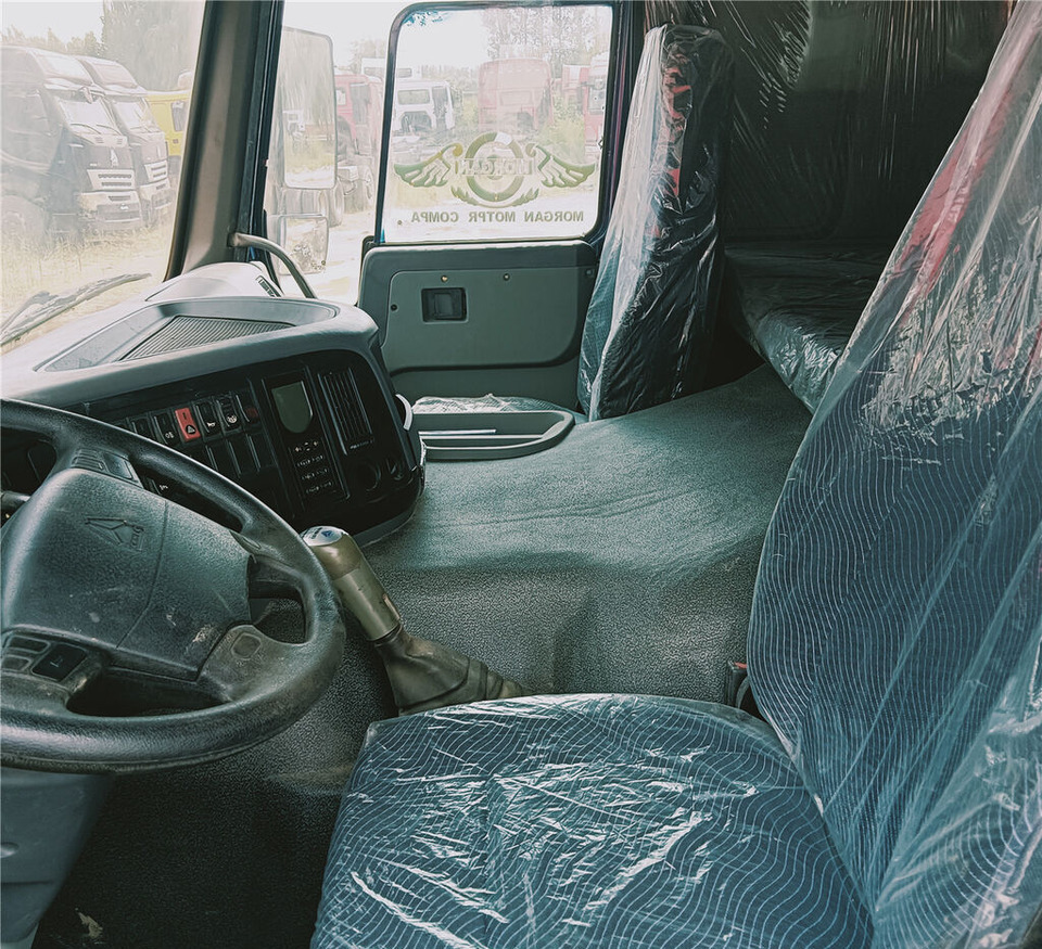 Camión volquete Sinotruk HOWO 6*4 Dump truck: foto 6