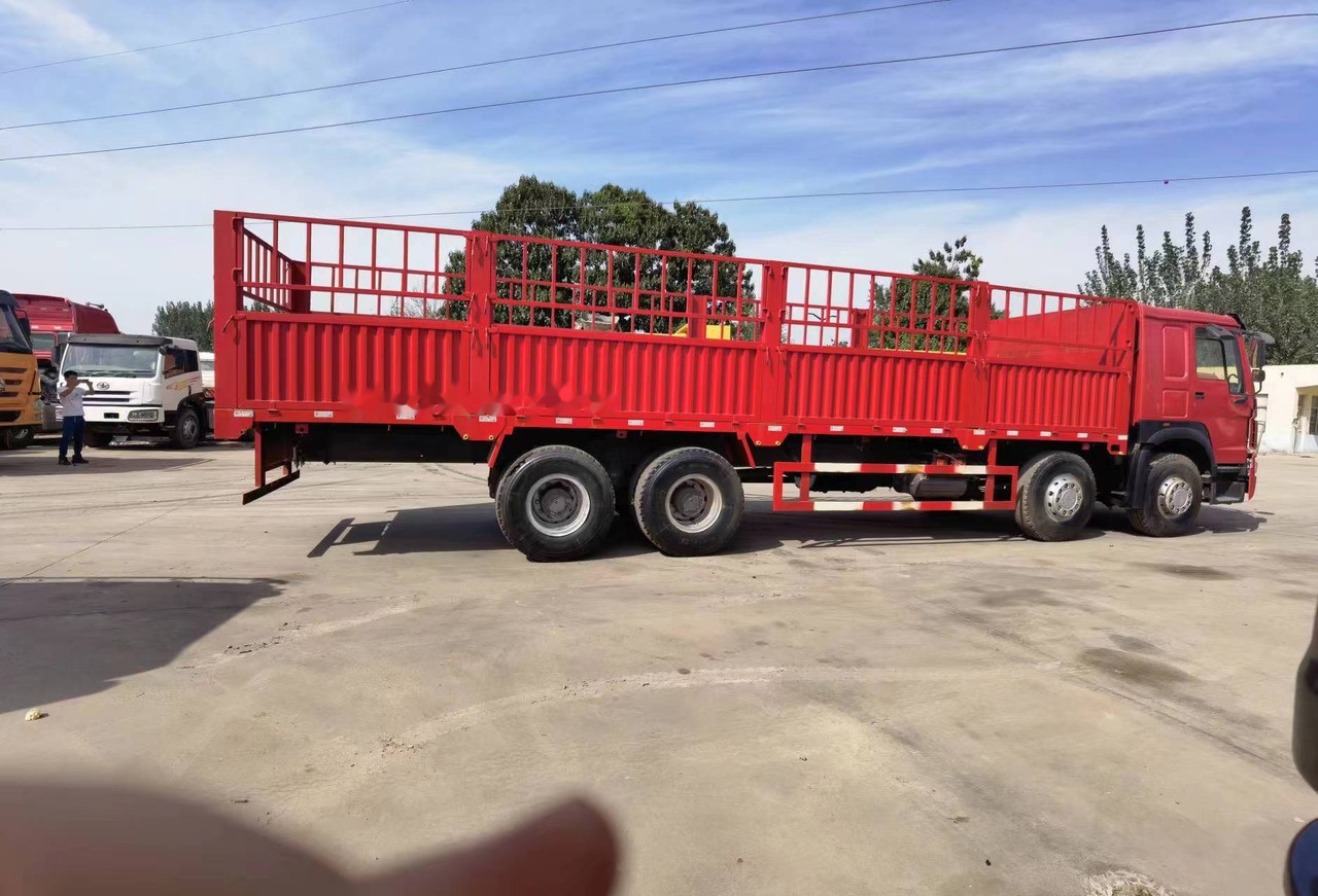 Sinotruk HOWO 8*4 Fence Truck - Minidumper: foto 5 Sinotruk HOWO 8*4 Fence Truck - Minidumper: foto 5