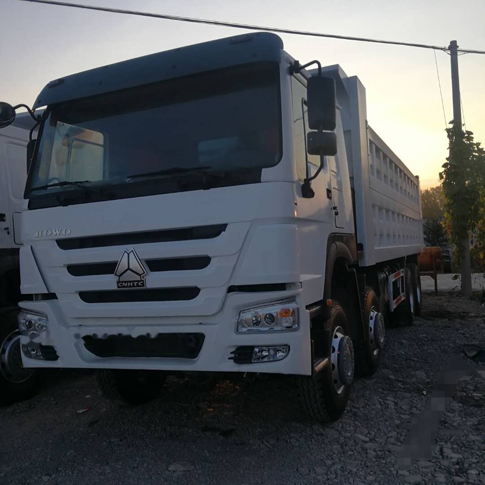 Sinotruk HOWO 8*4 dump truck - Minidumper: foto 4 Sinotruk HOWO 8*4 dump truck - Minidumper: foto 4