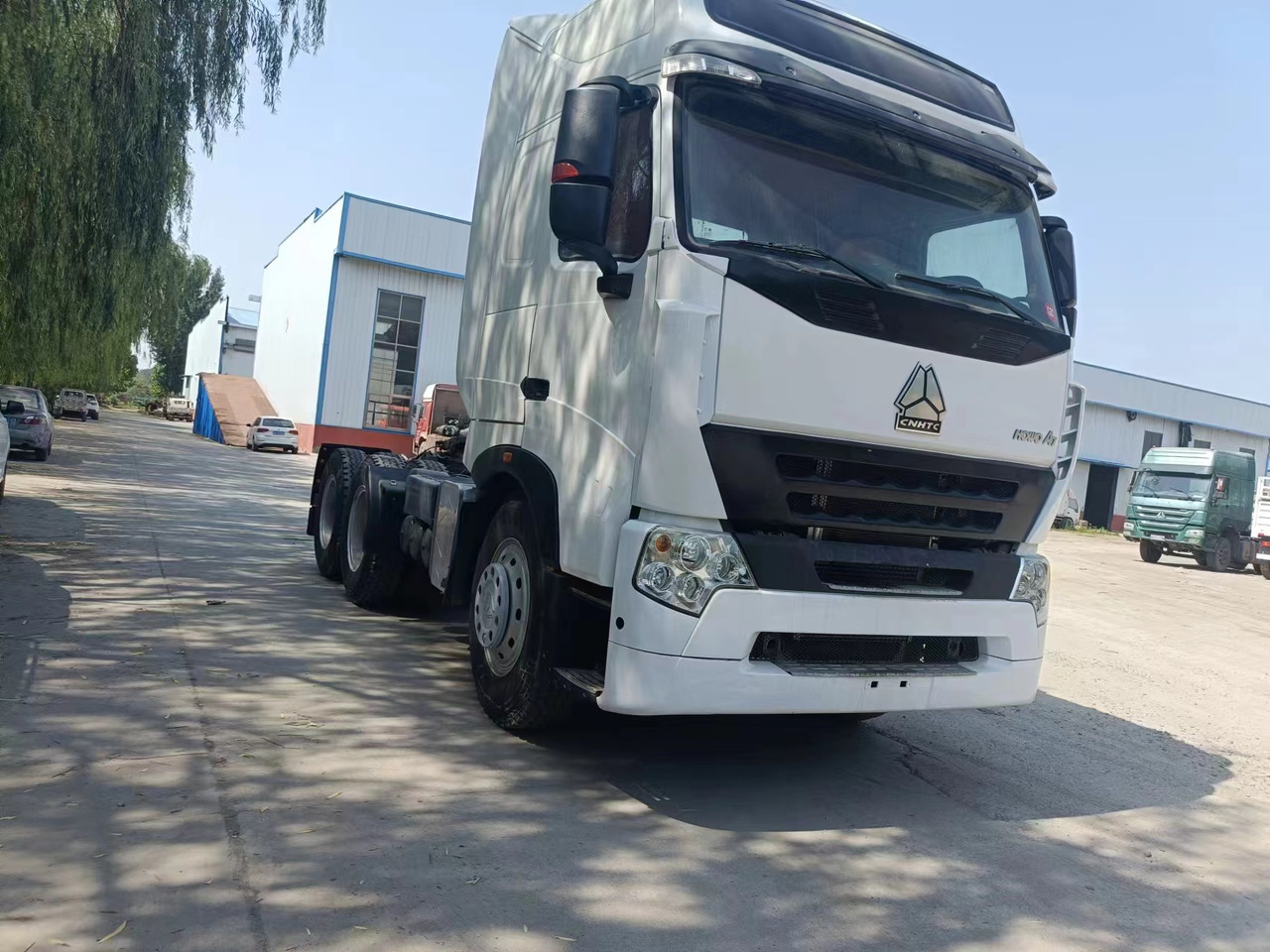 Sinotruk HOWO A7 tractor - Minidumper: foto 4 Sinotruk HOWO A7 tractor - Minidumper: foto 4