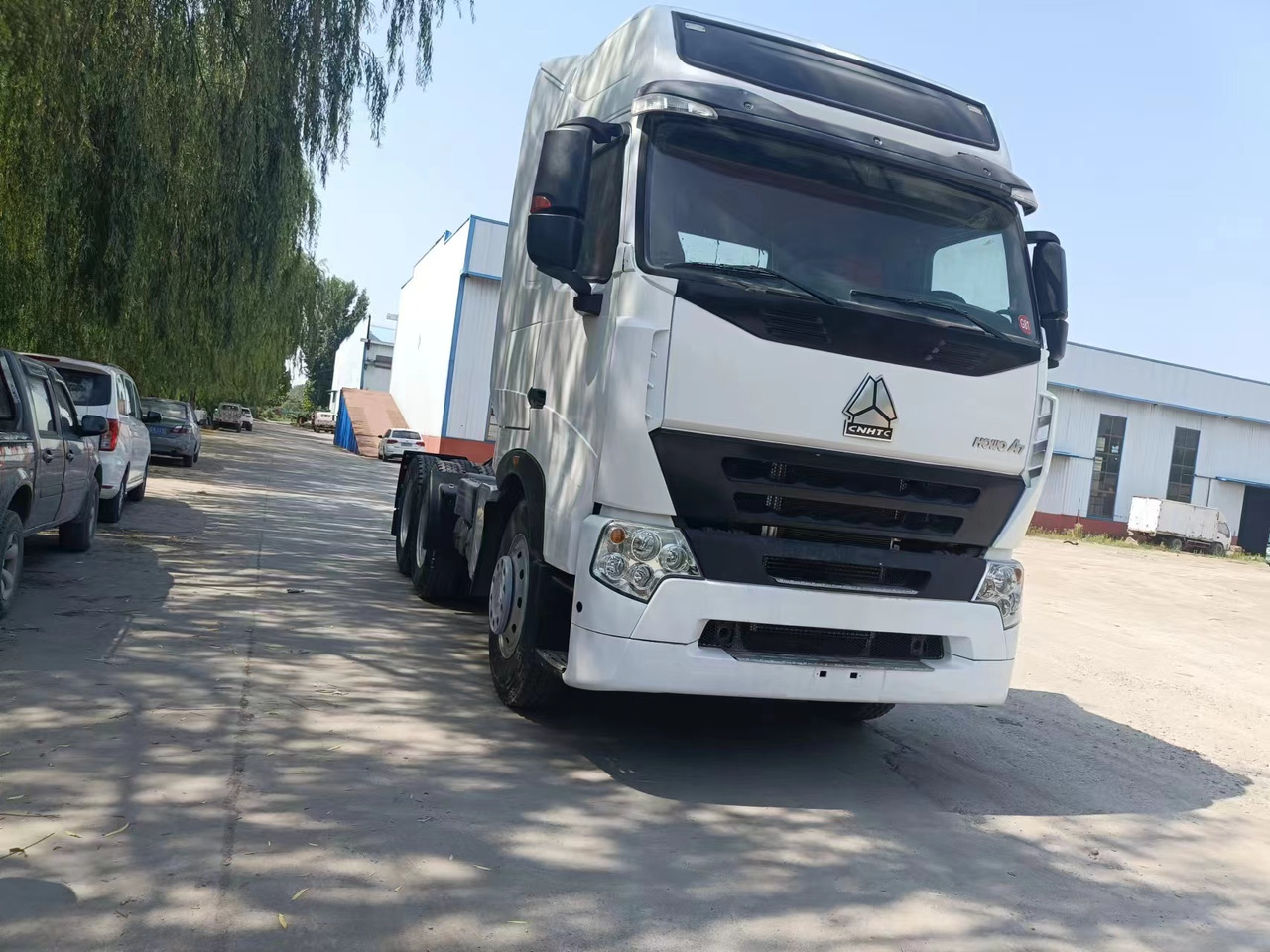 Sinotruk HOWO A7 tractor - Minidumper: foto 3 Sinotruk HOWO A7 tractor - Minidumper: foto 3