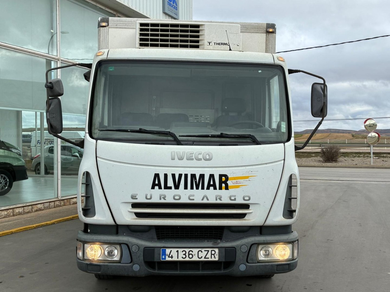 Caja cerrada IVECO Eurocargo ML 100 E18 P - Camión frigorífico: foto 2 Caja cerrada IVECO Eurocargo ML 100 E18 P - Camión frigorífico: foto 2