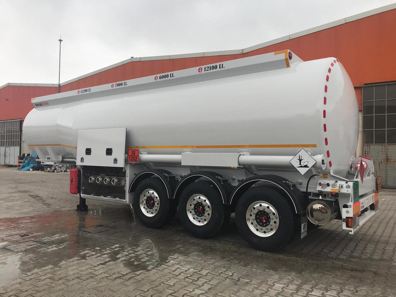 NURSAN Aluminium Tanker - Semirremolque cisterna: foto 4 NURSAN Aluminium Tanker - Semirremolque cisterna: foto 4