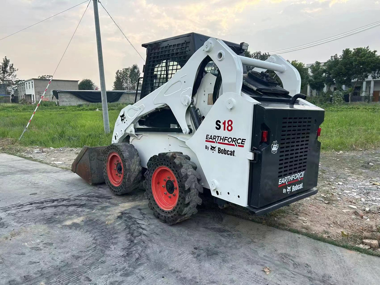 BOBCAT S18 S450 S550 T770 - Minicargadora: foto 2 BOBCAT S18 S450 S550 T770 - Minicargadora: foto 2
