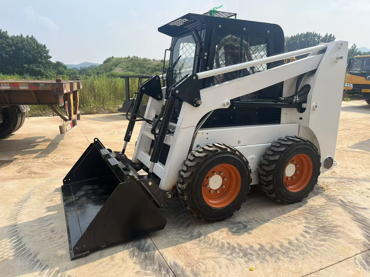 BOBCAT S18 S450 S550 T770 - Minicargadora: foto 1 BOBCAT S18 S450 S550 T770 - Minicargadora: foto 1