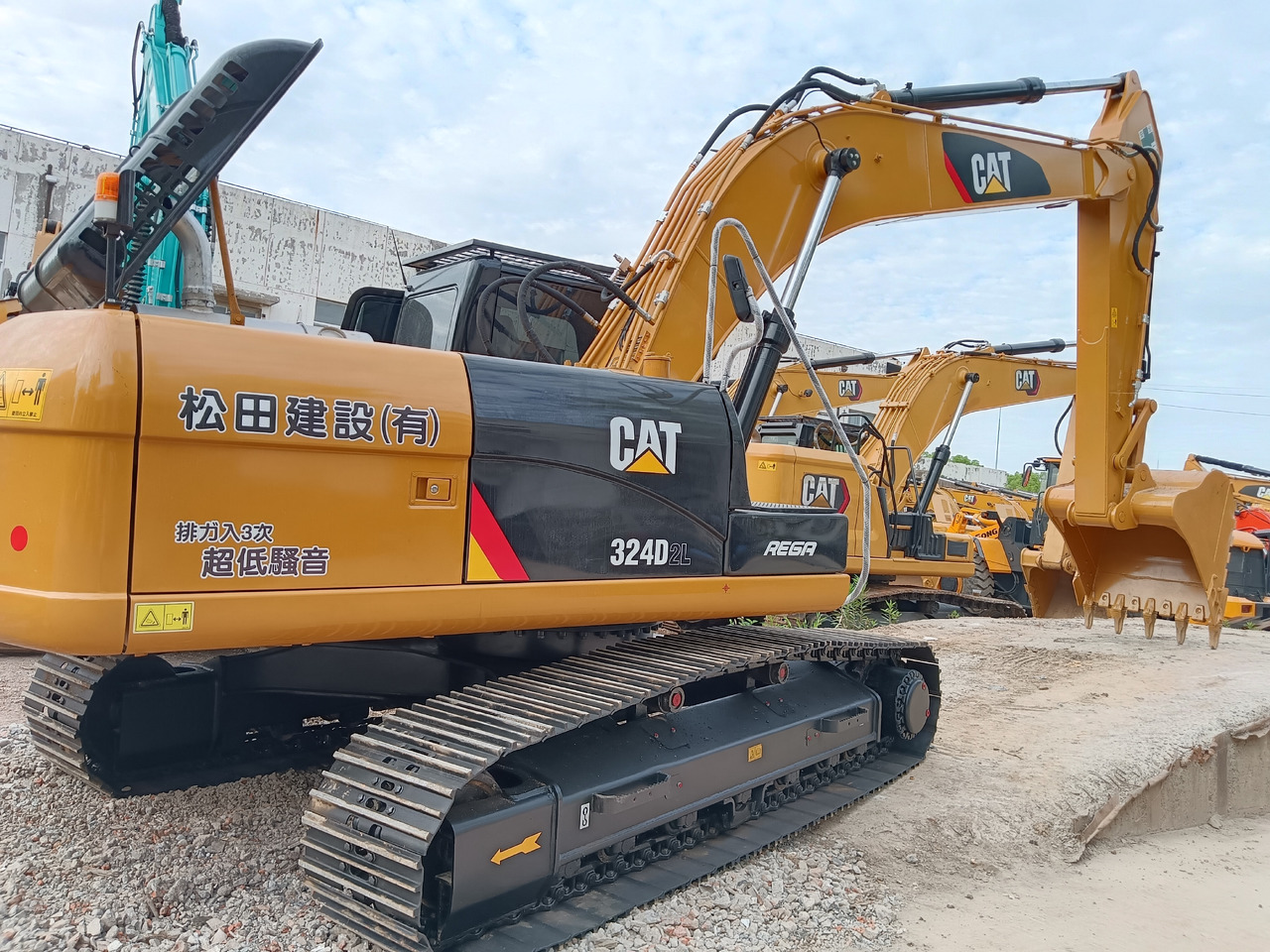 CATERPILLAR 324DL 330D2L - Excavadora de cadenas: foto 1 CATERPILLAR 324DL 330D2L - Excavadora de cadenas: foto 1