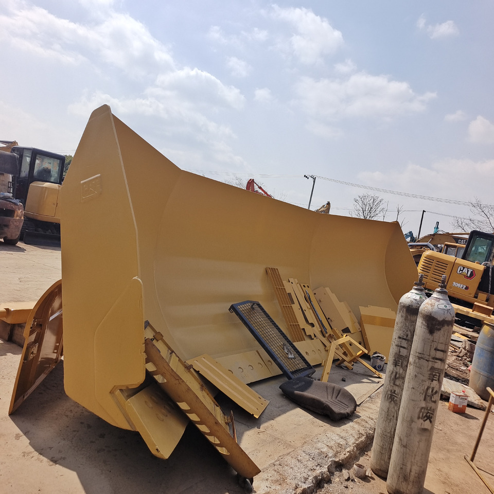 Bulldozer CATERPILLAR D8T CAT D7G D6R D6G D8R D8N: foto 13 Bulldozer CATERPILLAR D8T CAT D7G D6R D6G D8R D8N: foto 13