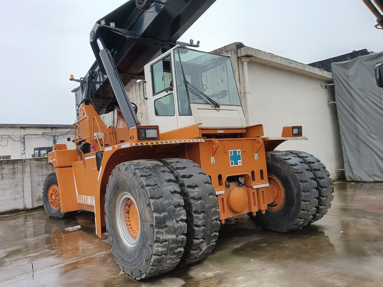 CVS FERRARRI 278 Ferrarri F278.6 45 TON CAPACITY - Reach stacker: foto 3 CVS FERRARRI 278 Ferrarri F278.6 45 TON CAPACITY - Reach stacker: foto 3