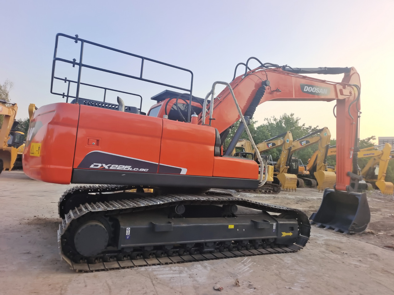 DOOSAN DX225LC-9C - Excavadora de cadenas: foto 1 DOOSAN DX225LC-9C - Excavadora de cadenas: foto 1