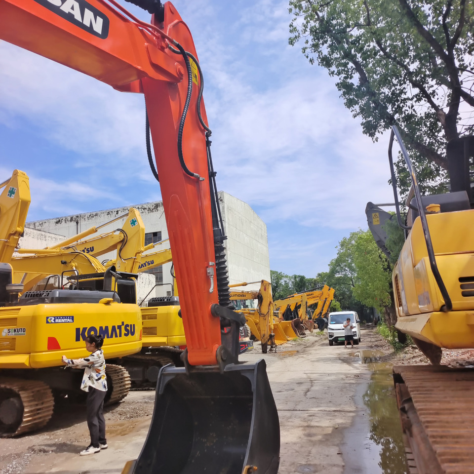 DOOSAN DX225LCA CHINA BIGGEST SUPPLIER - Excavadora de cadenas: foto 5 DOOSAN DX225LCA CHINA BIGGEST SUPPLIER - Excavadora de cadenas: foto 5