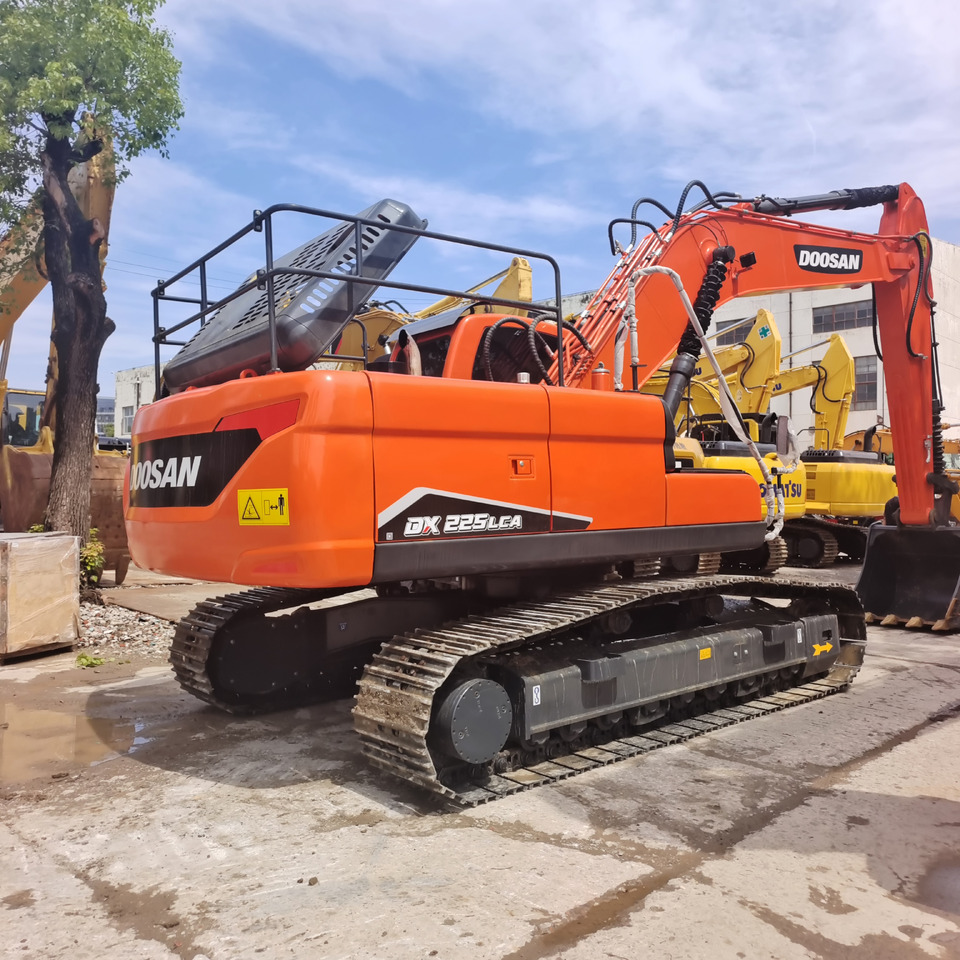 DOOSAN DX225LCA CHINA BIGGEST SUPPLIER - Excavadora de cadenas: foto 1 DOOSAN DX225LCA CHINA BIGGEST SUPPLIER - Excavadora de cadenas: foto 1