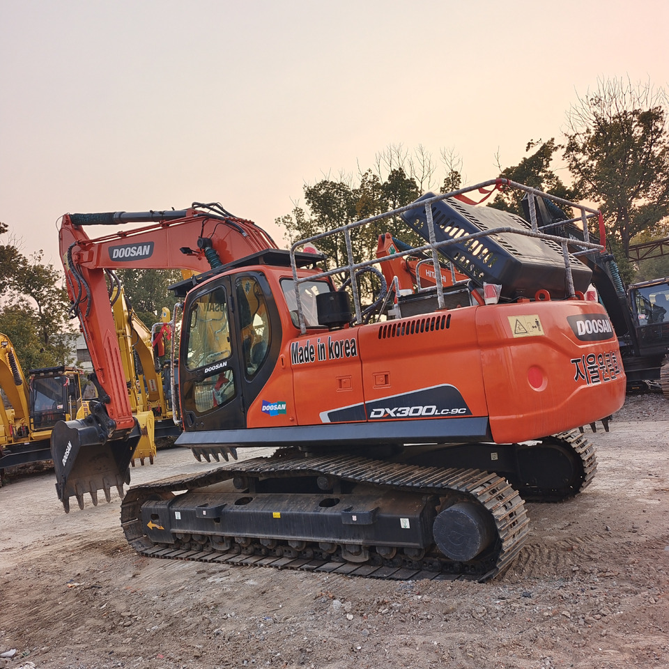 DOOSAN DX300 DX300LC-9C DX300LCA DX340 DX225 - Excavadora de cadenas: foto 1 DOOSAN DX300 DX300LC-9C DX300LCA DX340 DX225 - Excavadora de cadenas: foto 1