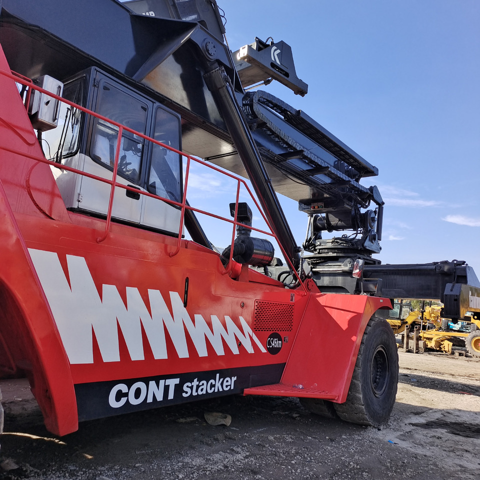 FANTUZZI CS45KMHD 45 TON REACH STACKER - Reach stacker: foto 4 FANTUZZI CS45KMHD 45 TON REACH STACKER - Reach stacker: foto 4