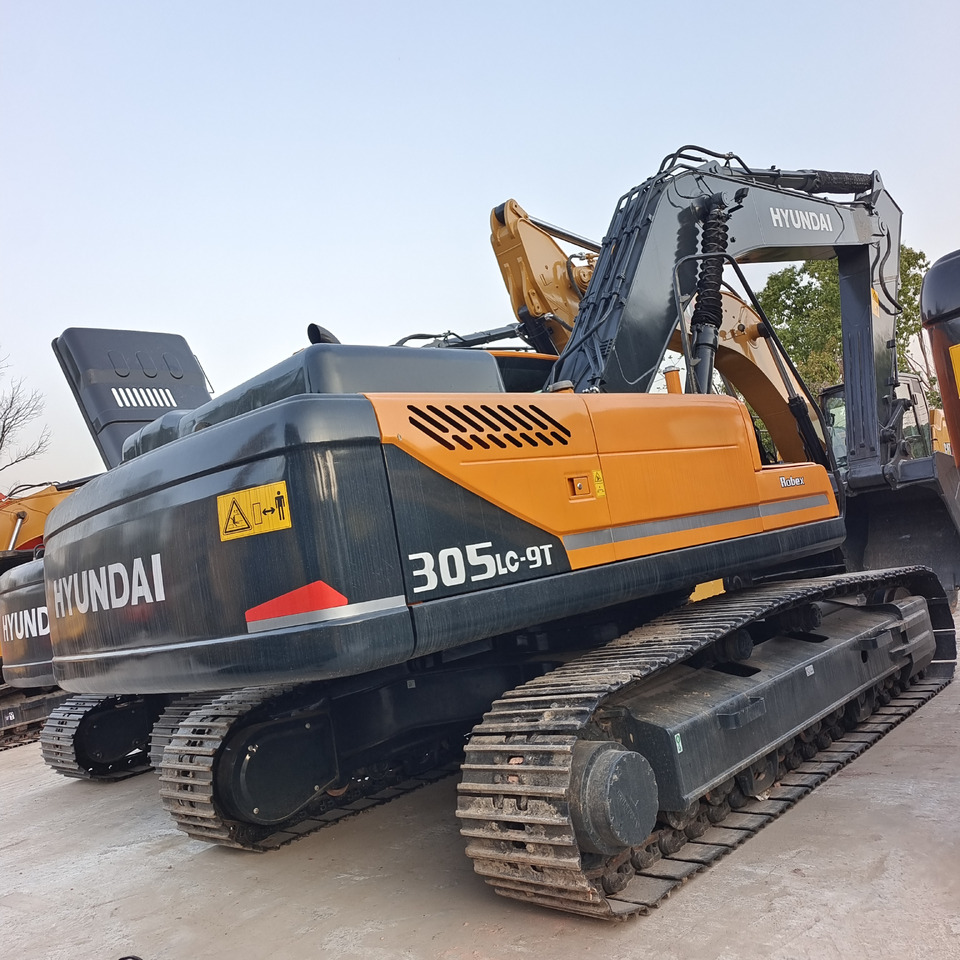 HYUNDAI 305LC-9T 305 LC - 9S - Excavadora de cadenas: foto 1 HYUNDAI 305LC-9T 305 LC - 9S - Excavadora de cadenas: foto 1