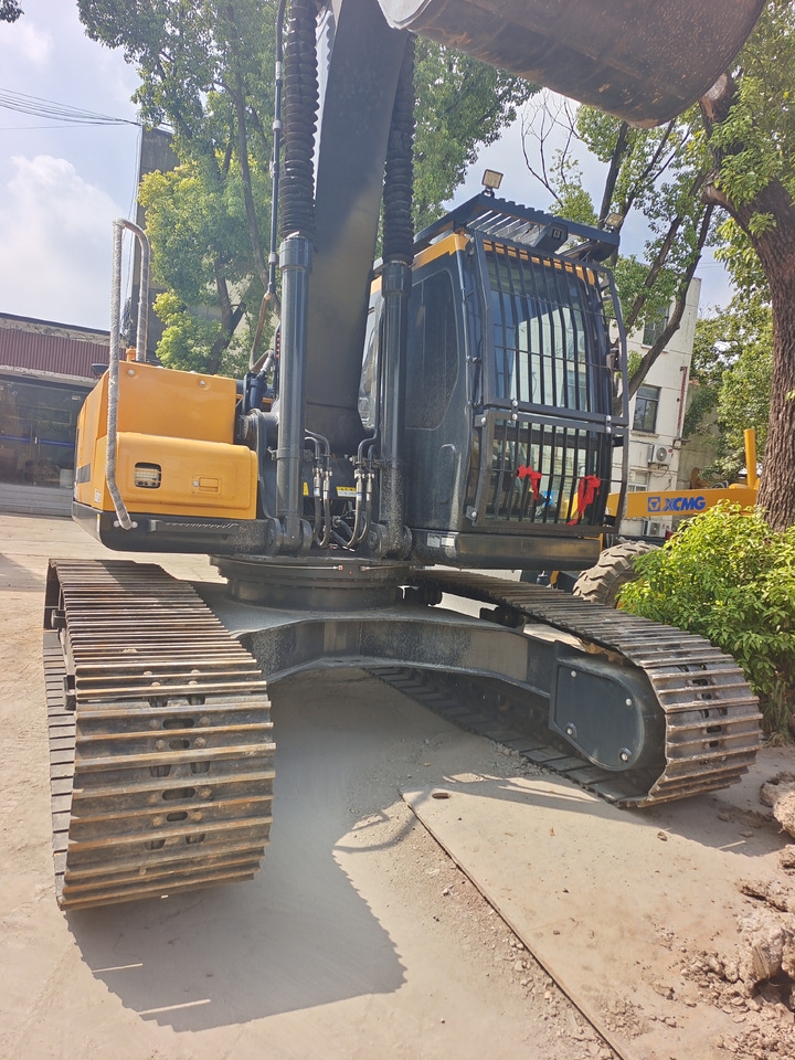 HYUNDAI HX220 HD WITH AC 4 CAMERAS - Excavadora de cadenas: foto 5 HYUNDAI HX220 HD WITH AC 4 CAMERAS - Excavadora de cadenas: foto 5