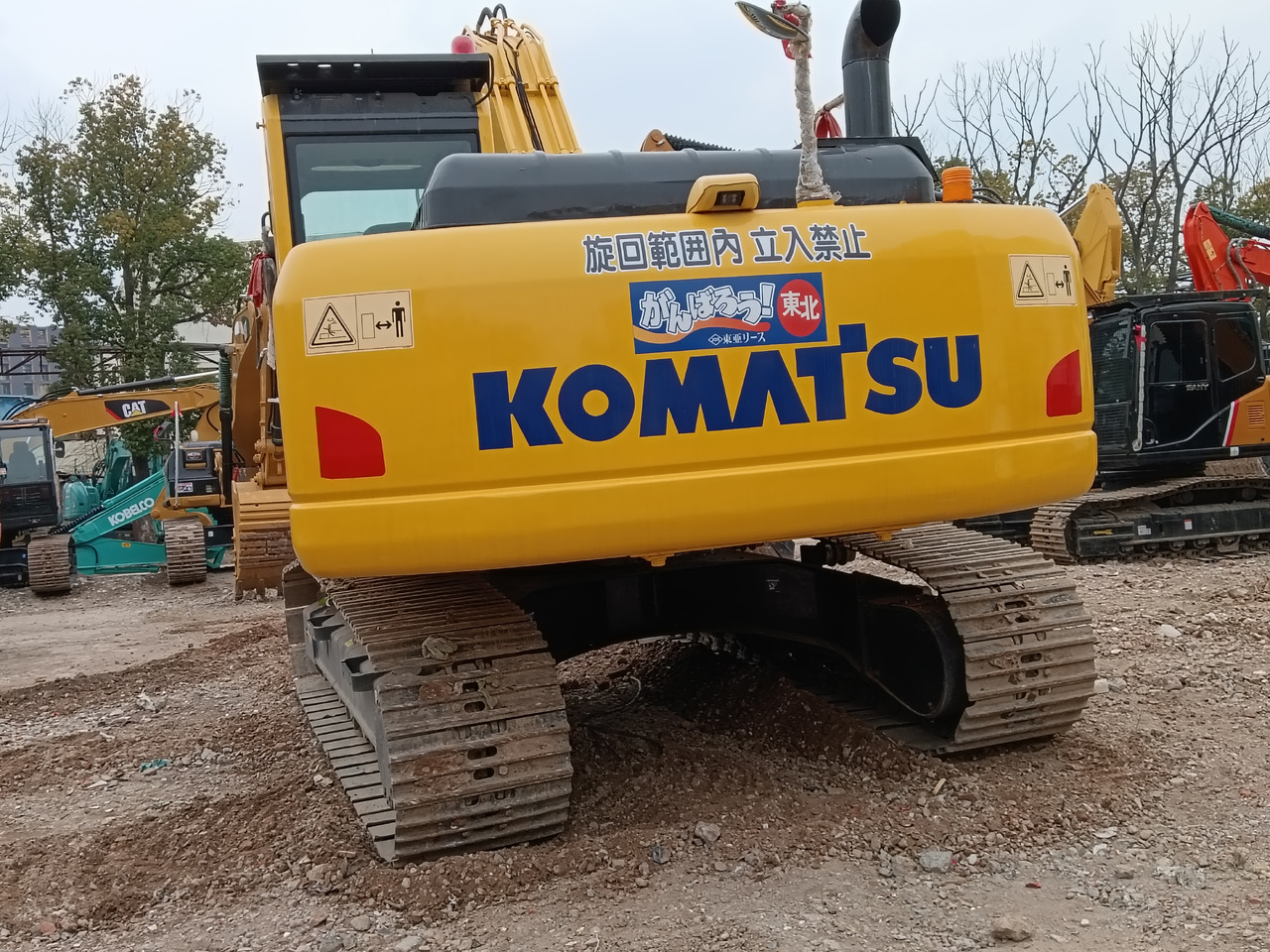 KOMATSU PC200-8N1 - Excavadora de cadenas: foto 4 KOMATSU PC200-8N1 - Excavadora de cadenas: foto 4
