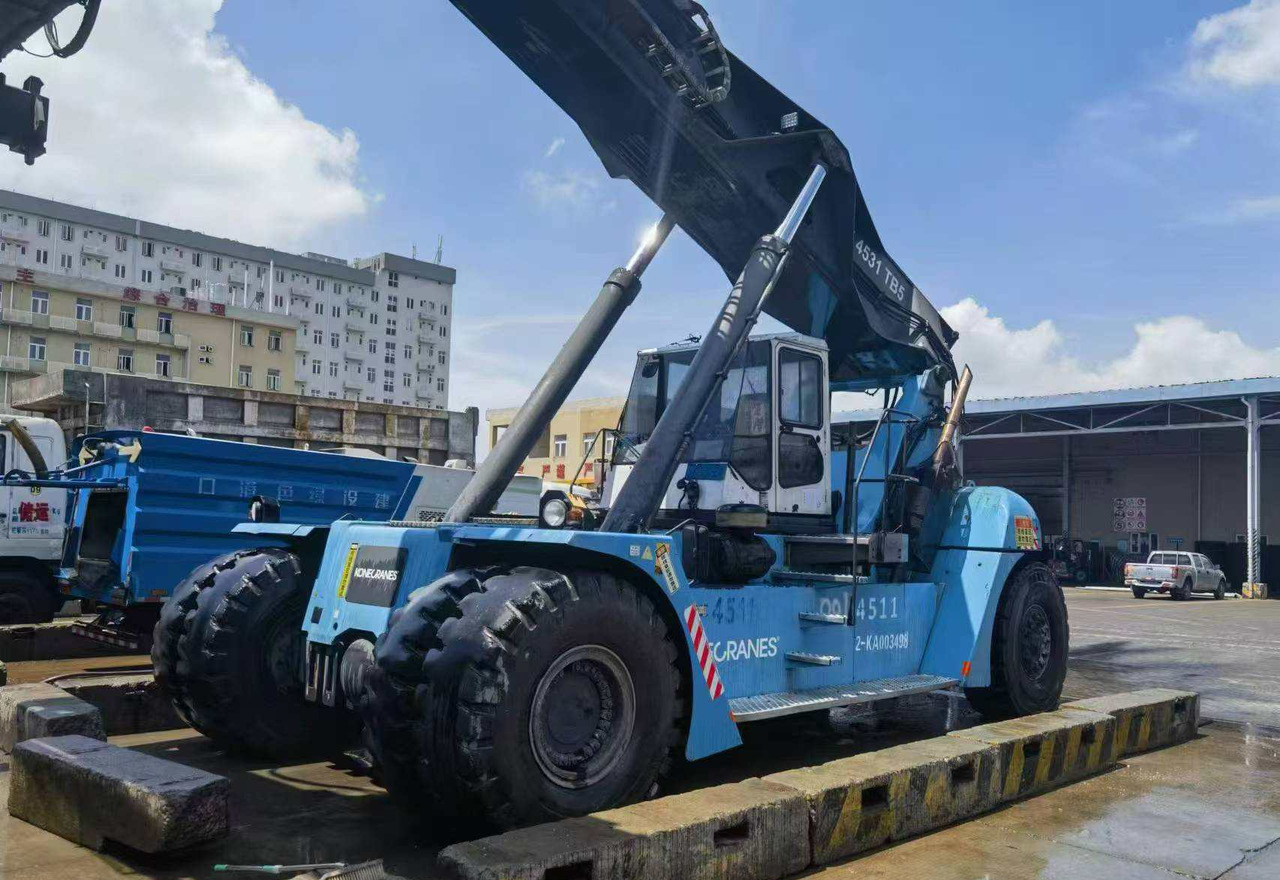 KONECRANES SMV 4531 TB5 45 TON REACH STACKER - Reach stacker: foto 1 KONECRANES SMV 4531 TB5 45 TON REACH STACKER - Reach stacker: foto 1