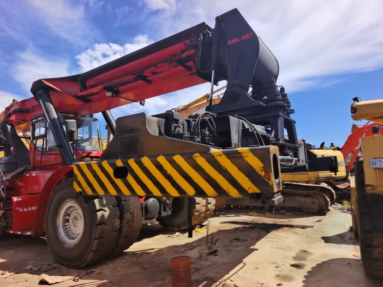 Reach stacker SANY SRSC45C23 45 TON: foto 13 Reach stacker SANY SRSC45C23 45 TON: foto 13