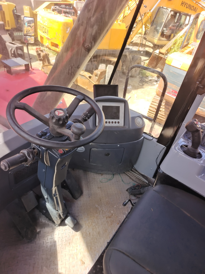 Reach stacker SANY SRSC45C23 45 TON: foto 15 Reach stacker SANY SRSC45C23 45 TON: foto 15