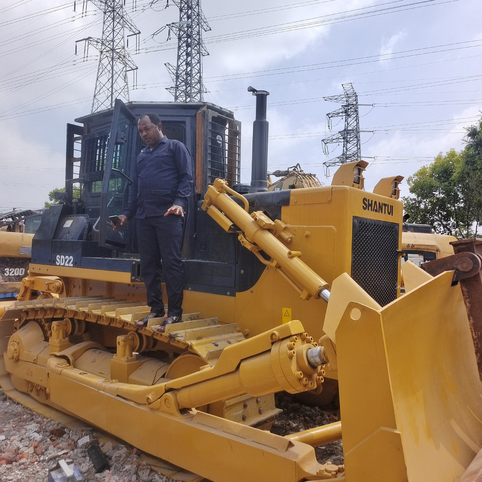 SHANTUI SD22 Crawler Bulldozer fitted with Forestry Mulcher / Grass Cutter Attachment - Bulldozer: foto 1 SHANTUI SD22 Crawler Bulldozer fitted with Forestry Mulcher / Grass Cutter Attachment - Bulldozer: foto 1