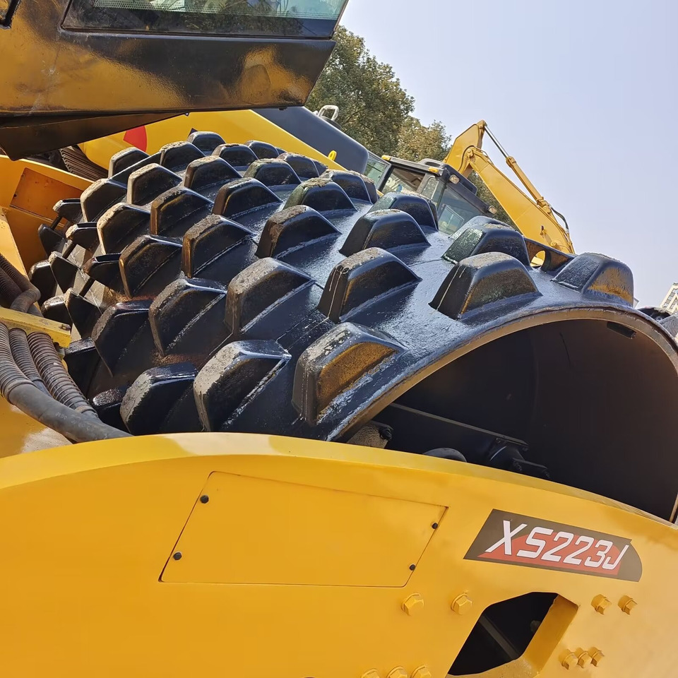 XCMG XS223J WITH SHEEP FOOT PAD - Apisonadora de asfalto: foto 5 XCMG XS223J WITH SHEEP FOOT PAD - Apisonadora de asfalto: foto 5