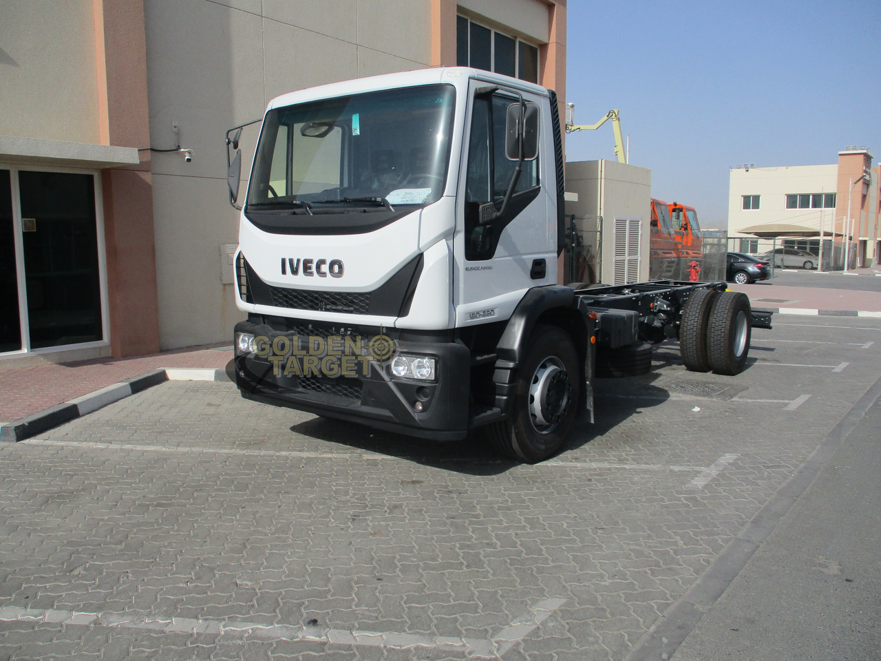 IVECO EUROCARGO 180E28 4x2 Chassis - Camión chasis: foto 2 IVECO EUROCARGO 180E28 4x2 Chassis - Camión chasis: foto 2