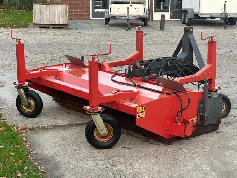 Hekamp Veegmachine met opvangbak Hydraulisch borstel - Tractor: foto 3 Hekamp Veegmachine met opvangbak Hydraulisch borstel - Tractor: foto 3