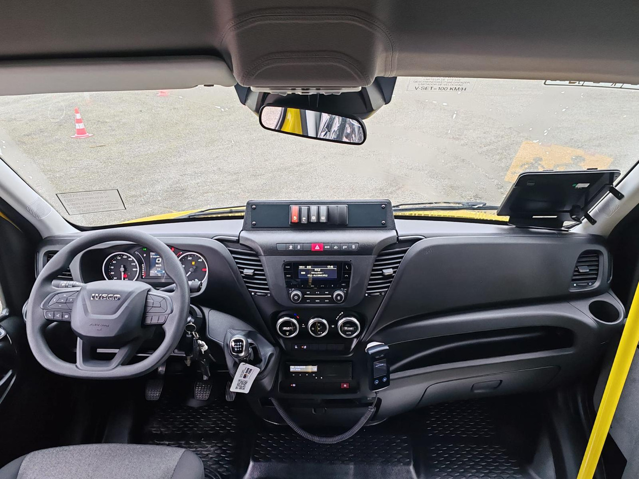 Leasing de  5 MINIBUS IVECO DAILY NEUF ET NON IMMATRICULE 5 MINIBUS IVECO DAILY NEUF ET NON IMMATRICULE: foto 13