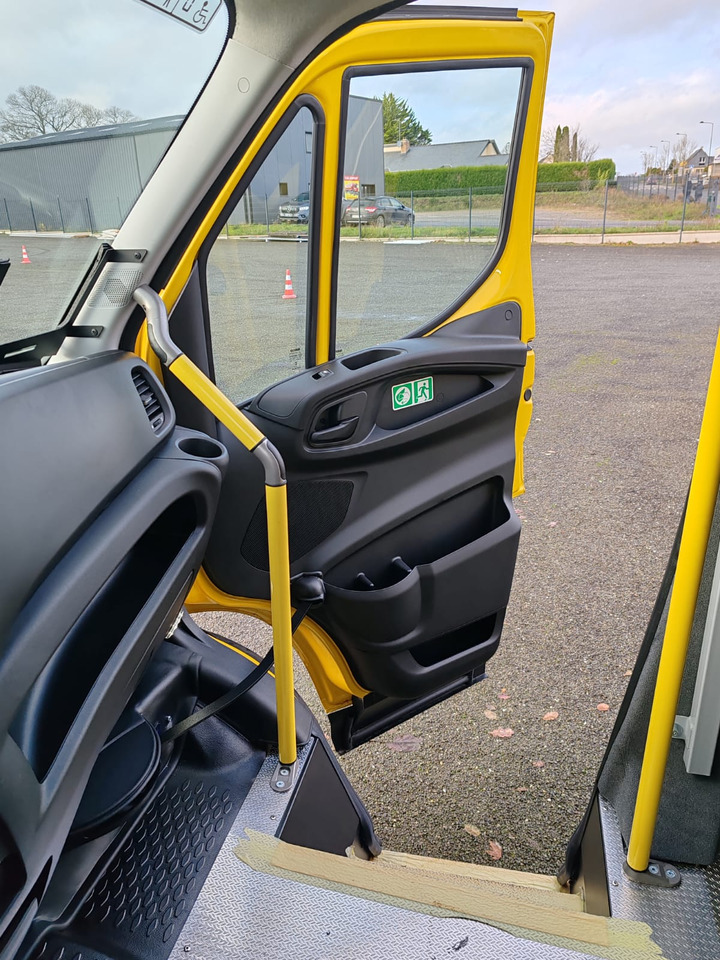 Leasing de  5 MINIBUS IVECO DAILY NEUF ET NON IMMATRICULE 5 MINIBUS IVECO DAILY NEUF ET NON IMMATRICULE: foto 16