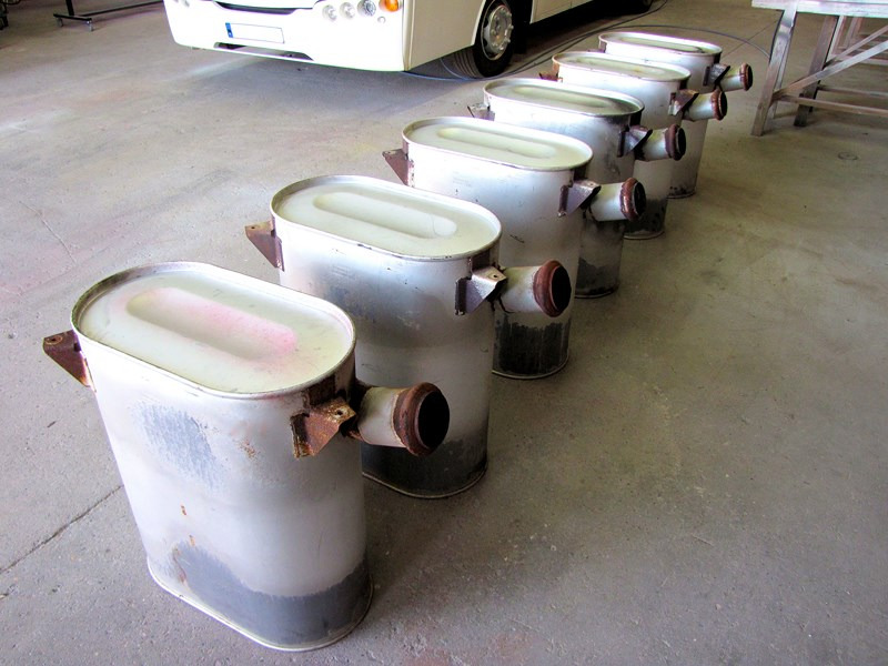Pots d'échappement ILIADE : - Silenciador/ Sistema de escape para Autobús: foto 1 Pots d'échappement ILIADE : - Silenciador/ Sistema de escape para Autobús: foto 1