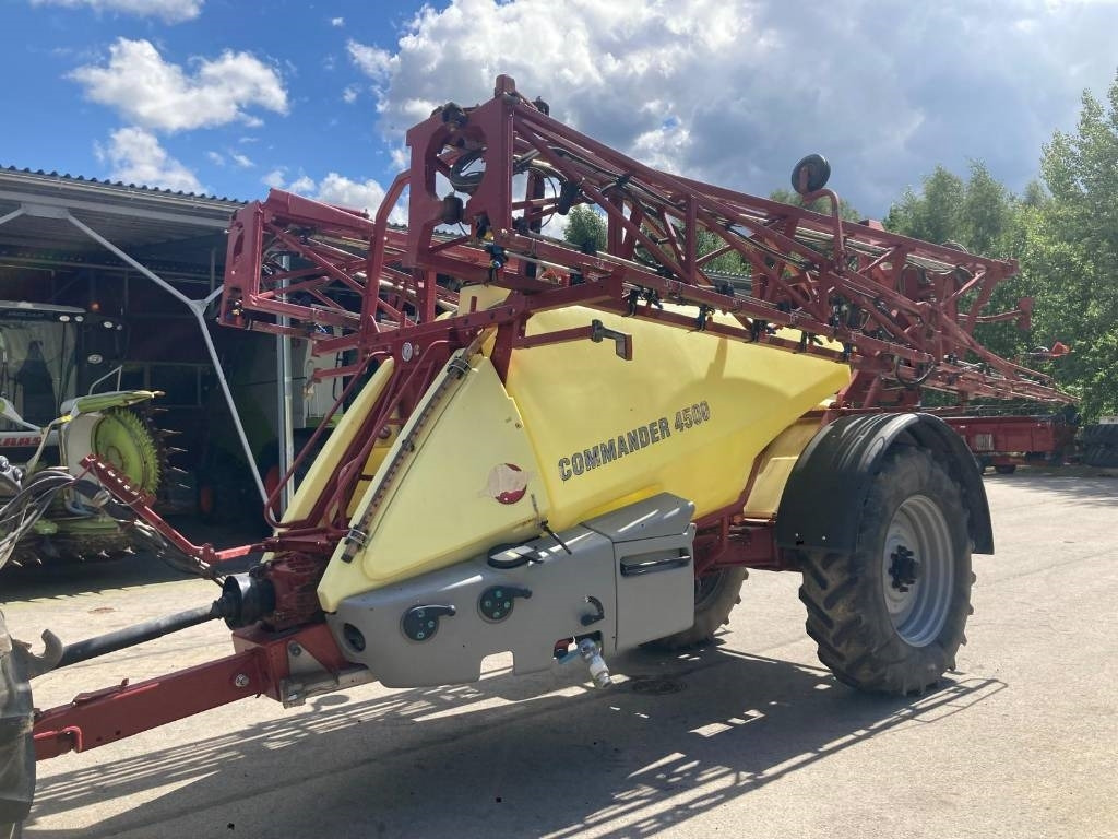 Hardi COMMANDERr 4500 - Pulverizador arrastrado: foto 1 Hardi COMMANDERr 4500 - Pulverizador arrastrado: foto 1
