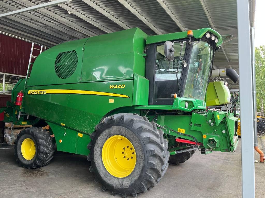 John Deere W 440 - Cosechadora de granos: foto 1 John Deere W 440 - Cosechadora de granos: foto 1