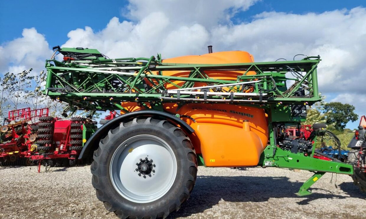 Amazone UX 6200 Super 36-24m med GPS - Pulverizador arrastrado: foto 3 Amazone UX 6200 Super 36-24m med GPS - Pulverizador arrastrado: foto 3