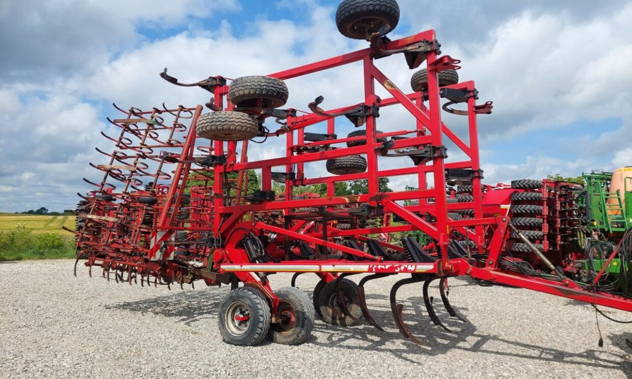 Horsch TERRANO 8 FG + Kverneland C - Grada: foto 3 Horsch TERRANO 8 FG + Kverneland C - Grada: foto 3