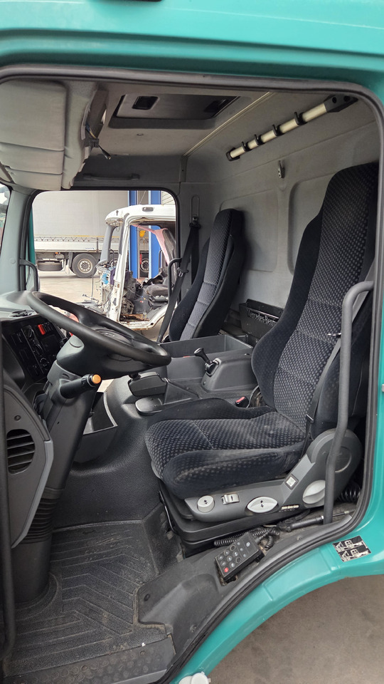 Cabina para Camión MERCEDES-BENZ ATEGO 3 EURO 5: foto 13 Cabina para Camión MERCEDES-BENZ ATEGO 3 EURO 5: foto 13