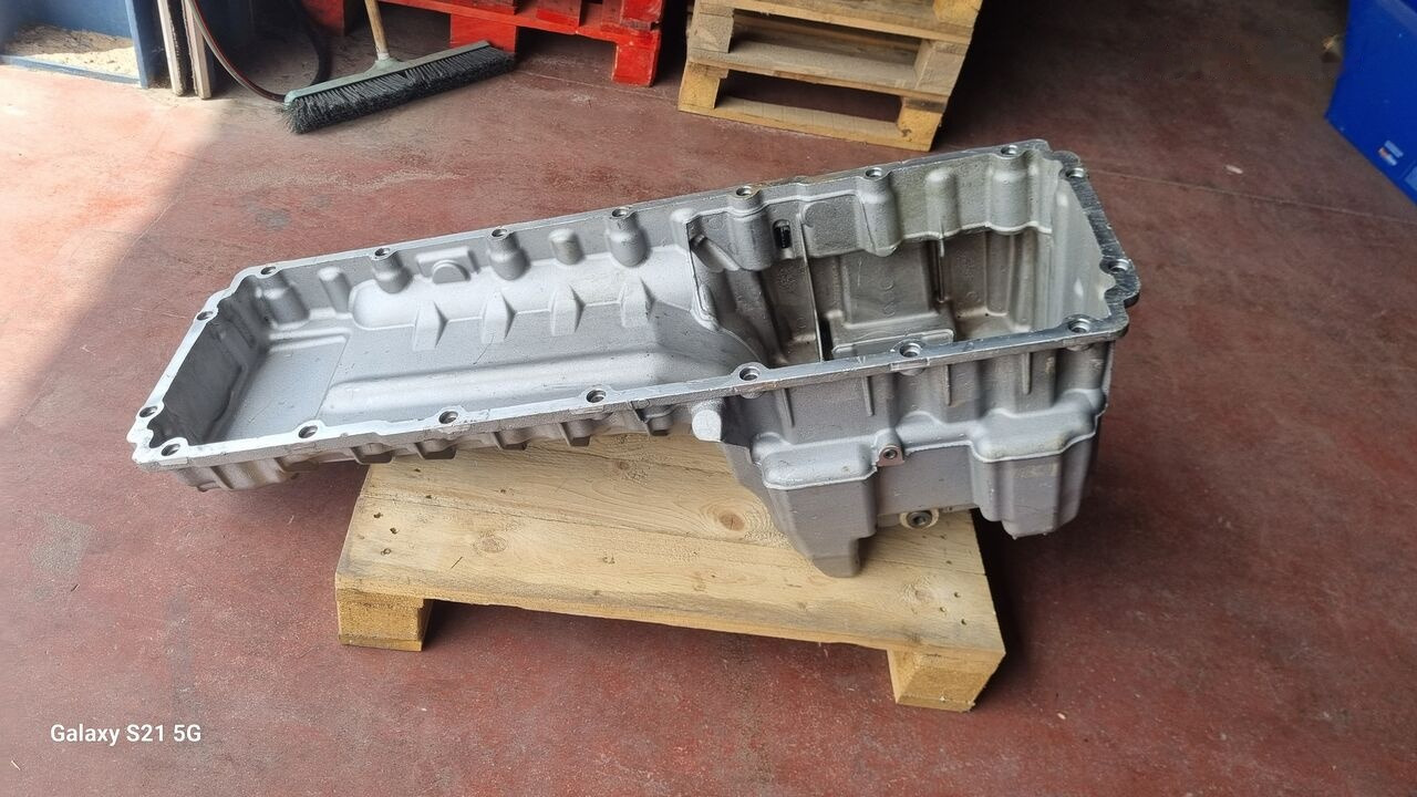 Mercedes-Benz OIL PAN ACTROS MP4 A4730102213 Mercedes-Benz ACTROS MP4 EURO 6 - Cárter para Camión: foto 5 Mercedes-Benz OIL PAN ACTROS MP4 A4730102213 Mercedes-Benz ACTROS MP4 EURO 6 - Cárter para Camión: foto 5