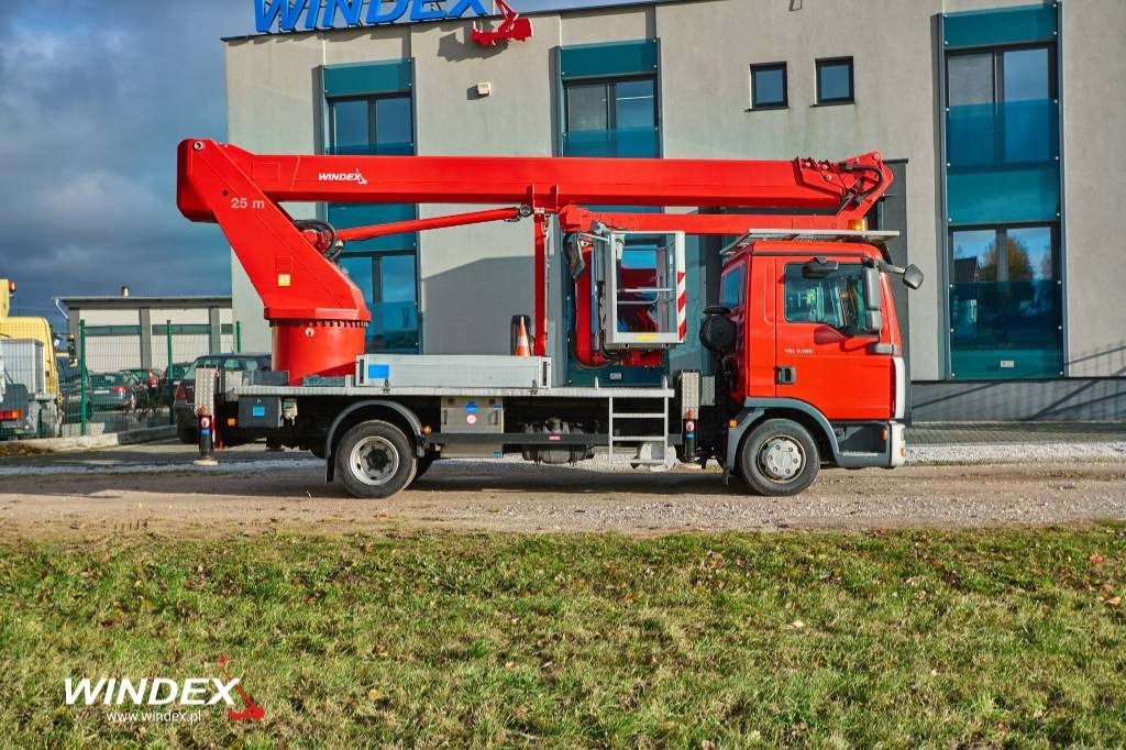 Wumag WT 250 - Camión con plataforma elevadora: foto 2 Wumag WT 250 - Camión con plataforma elevadora: foto 2