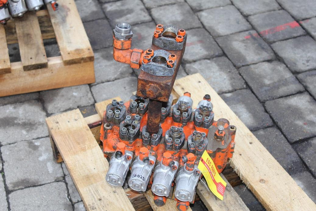 Atlas 1602D - Válvula hidráulica para Maquinaria de construcción: foto 5 Atlas 1602D - Válvula hidráulica para Maquinaria de construcción: foto 5