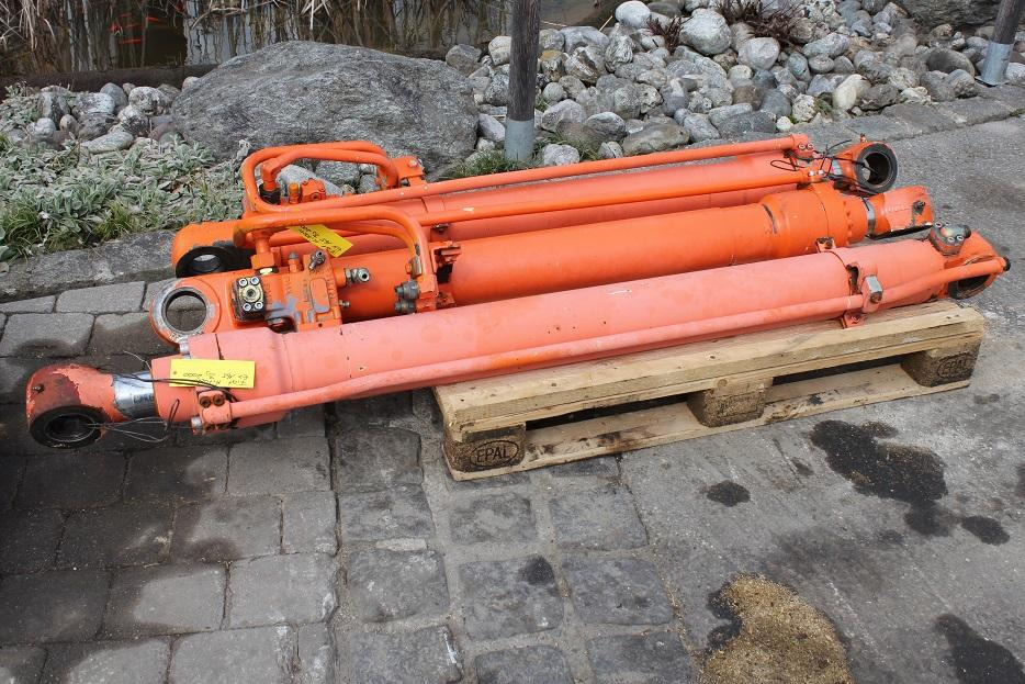 Fiat-Hitachi EX 165 - Cilindro hidráulico para Maquinaria de construcción: foto 1 Fiat-Hitachi EX 165 - Cilindro hidráulico para Maquinaria de construcción: foto 1