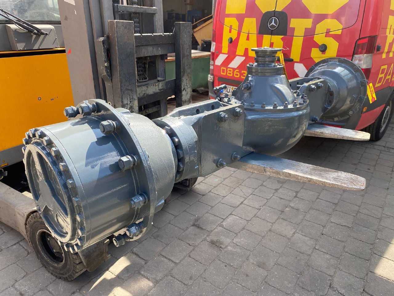 Hanomag 50E - Eje y piezas para Maquinaria de construcción: foto 1 Hanomag 50E - Eje y piezas para Maquinaria de construcción: foto 1