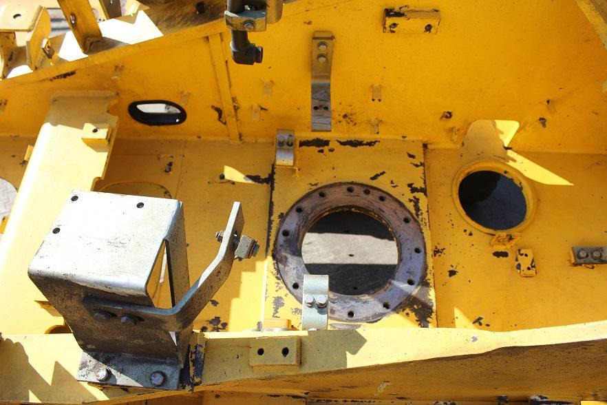 Holland Kobelco E 215 - Carrocería y exterior para Maquinaria de construcción: foto 5 Holland Kobelco E 215 - Carrocería y exterior para Maquinaria de construcción: foto 5