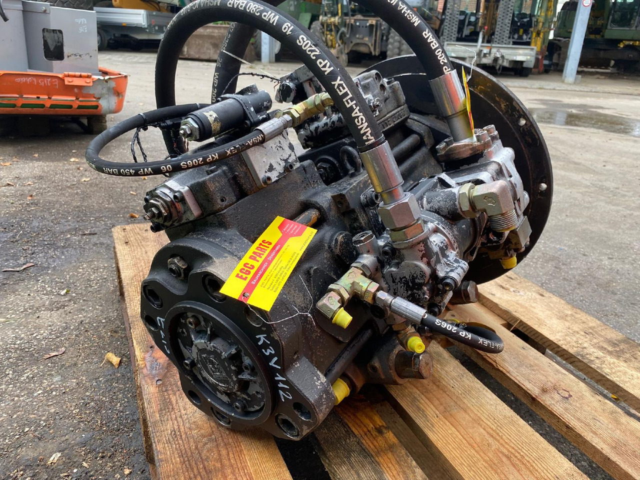 Kawasaki K3V112 aus Fiat Kobelco E 215 - Bomba hidráulica para Maquinaria de construcción: foto 2 Kawasaki K3V112 aus Fiat Kobelco E 215 - Bomba hidráulica para Maquinaria de construcción: foto 2