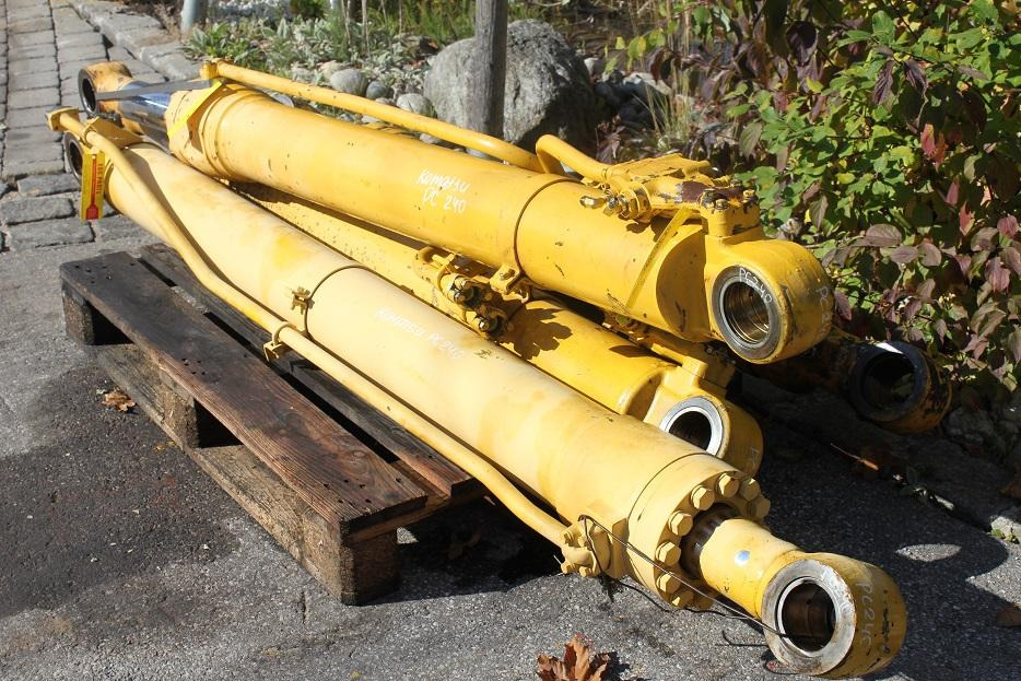 Komatsu PC 240 - Cilindro hidráulico para Maquinaria de construcción: foto 4 Komatsu PC 240 - Cilindro hidráulico para Maquinaria de construcción: foto 4