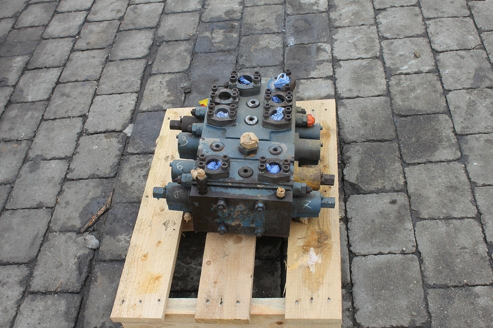 Liebherr 574 - Válvula hidráulica para Maquinaria de construcción: foto 5 Liebherr 574 - Válvula hidráulica para Maquinaria de construcción: foto 5